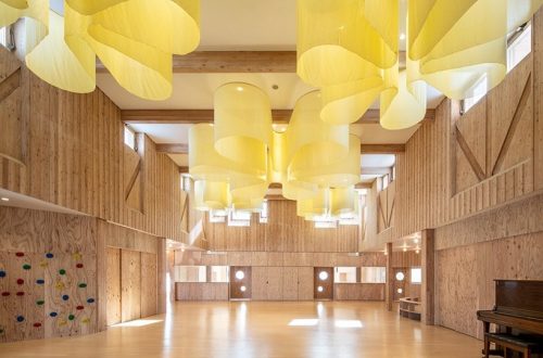 Kengo Kuma projeta creche inspirada em campo de girassóis do Japão